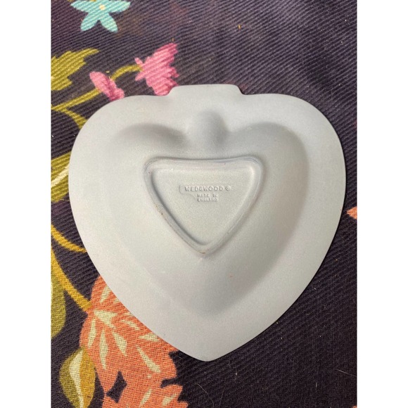 Vintage Wedgwood Blue Jasperware Spade-shaped Ashtray - Picture 12 of 12